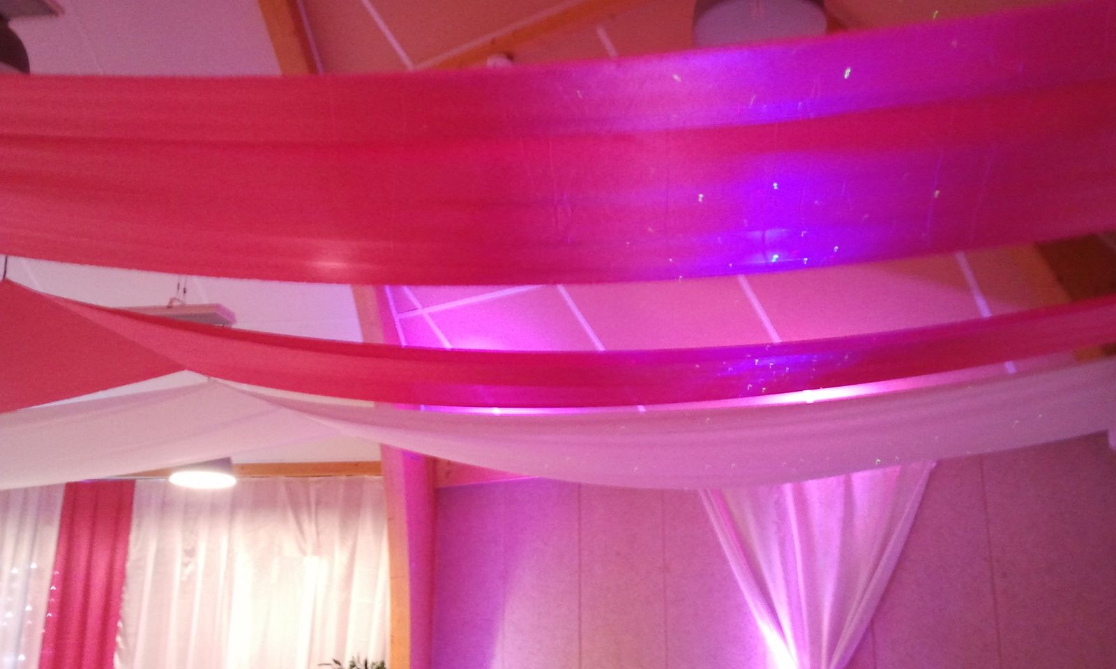 Tenture Plafond voilages tentures tissus plafond mariage decoratrice Tenture Plafond voilages tentures tissus plafond mariage decoratrice