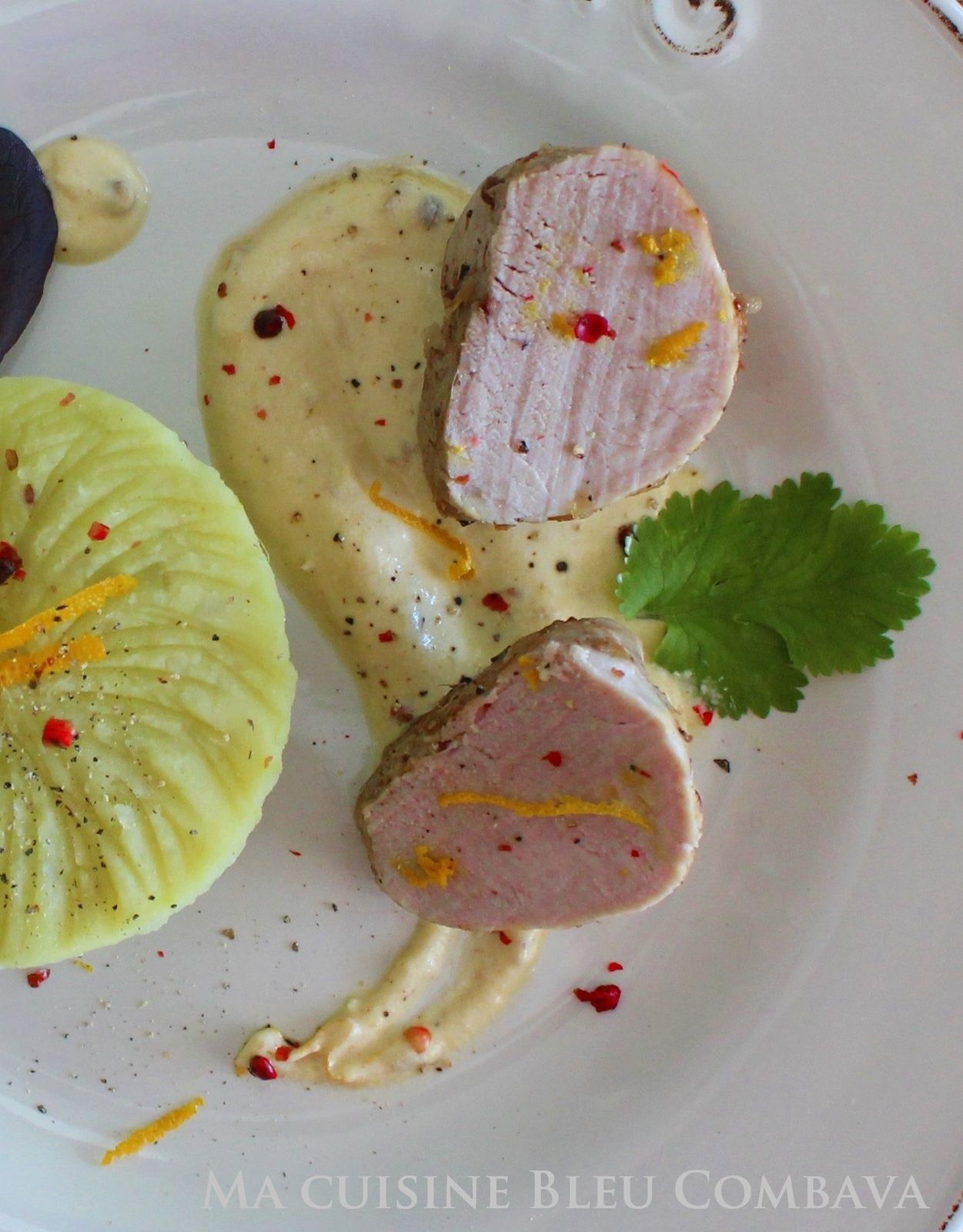 Mignon de Porc au Gingembre et Baies Roses et sa Sauce Crémée à l'Orange