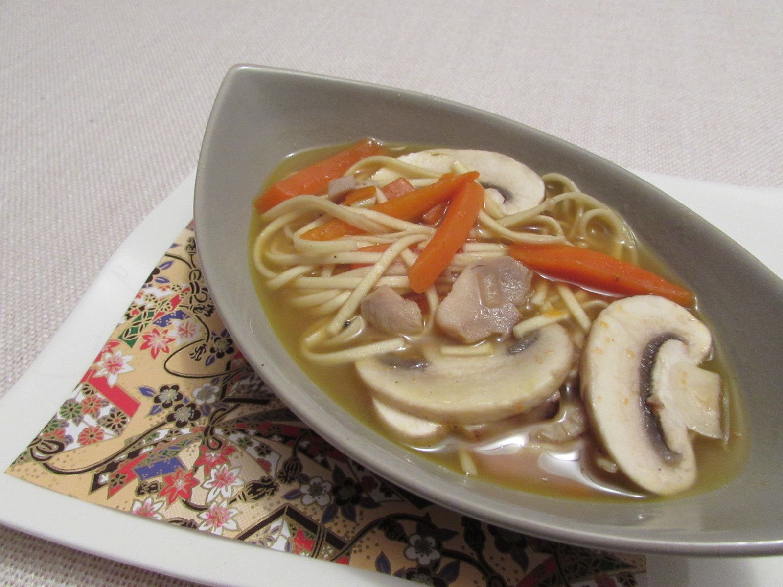 Soupe chinoise poulet carotte champignons Coco Symphonie