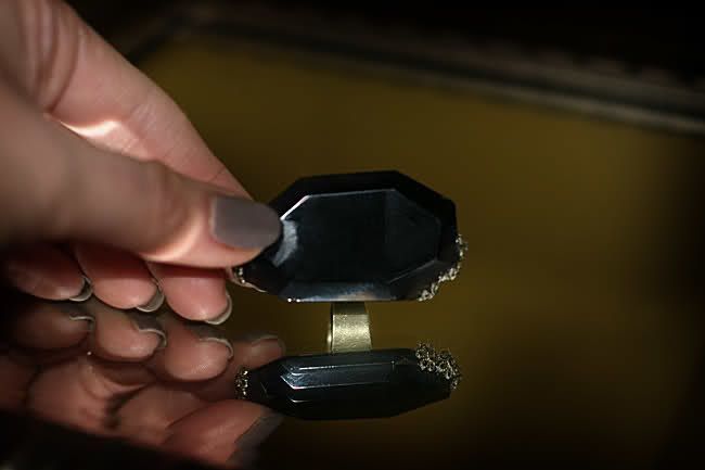 Mirror, Fashion ring