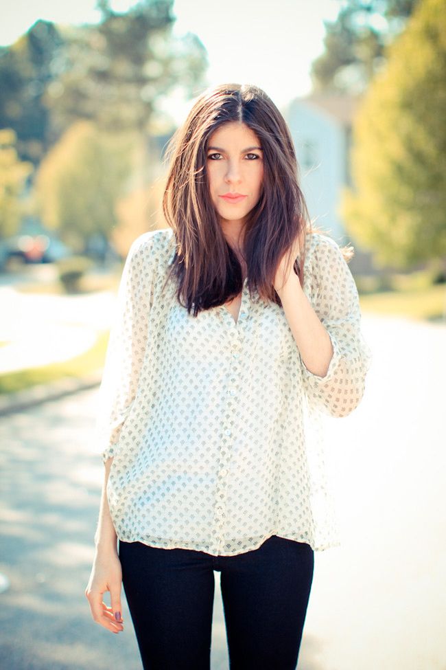 Lauren Conrad outfit, Indigo skinny jeans, Printed Blouse, LAMB sandals