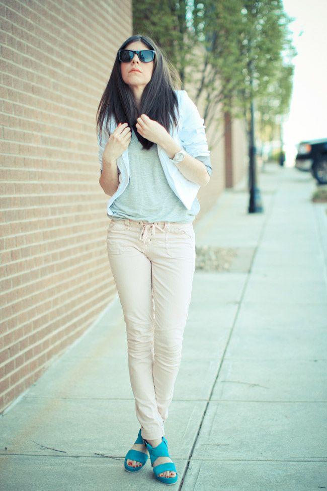 Alexander Wang Fashion, Asos Pink Lace-Up Isabel Marant Jeans, Blue shoes, White blazer