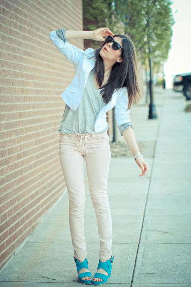 Alexander Wang Fashion, Asos Pink Lace-Up Isabel Marant Jeans, Blue shoes, White blazer