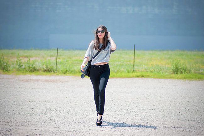 Crop Top, Topshop Skinny jeans, Dolce Gabbana Wedges Mariel Jeffrey Campbell shoes, Black leather bag