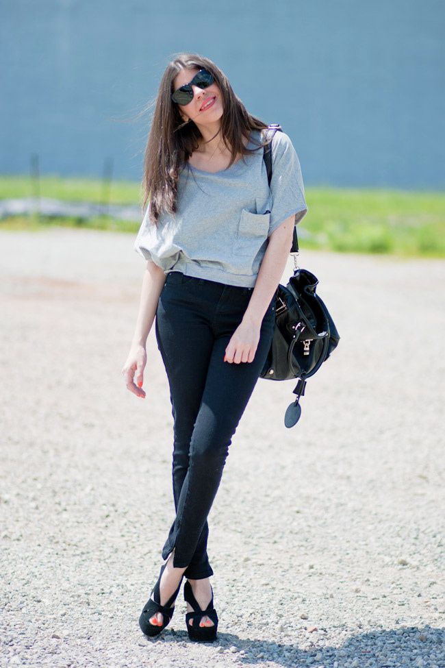 Crop Top, Topshop Skinny jeans, Dolce Gabbana Wedges Mariel Jeffrey Campbell shoes, Black leather bag
