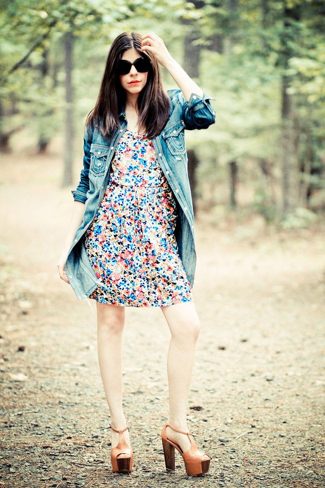 True Religion Jeans, French Connection Floral Dress, Jessica Simpson Dany, Fashion Outfit
