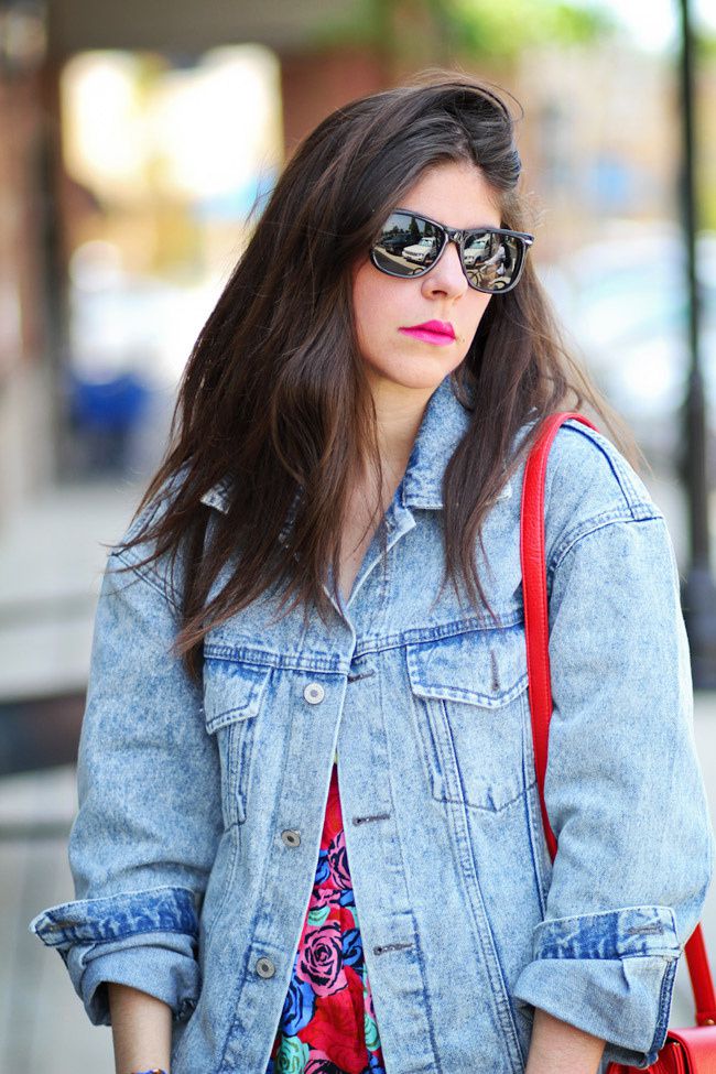 Chuck Taylor Converse, Motel Rosie Skirt, Eighties Denim Jacket, Neon Fashion, Ray Ban Wayfafer
