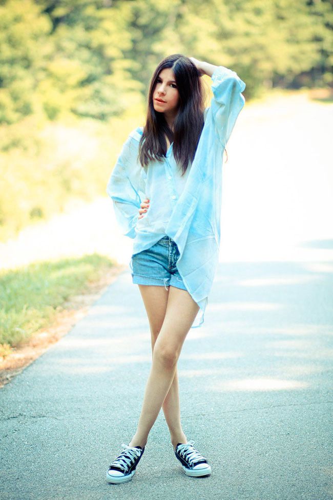 Stylestalker Mulholland Shirt Blouse, Converse All Star Chuck Taylor Lo Top, Cut Offs, Fashion Outfit, Ray Ban Wayfarer sunglasses