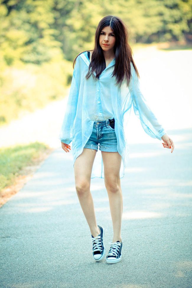 Stylestalker Mulholland Shirt Blouse, Converse All Star Chuck Taylor Lo Top, Cut Offs, Fashion Outfit, Ray Ban Wayfarer sunglasses