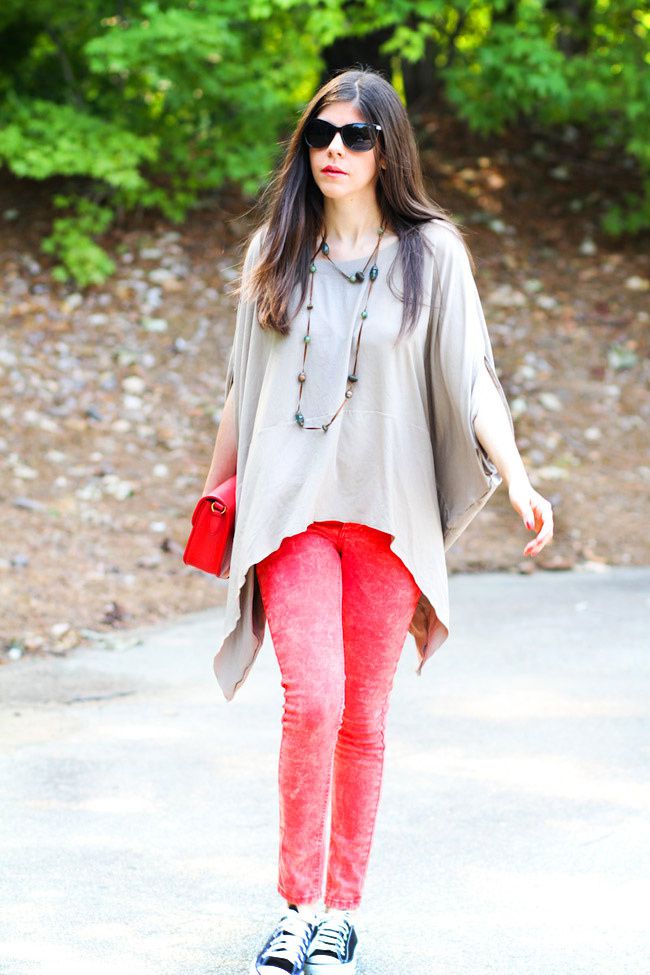 Camel Cape, Red Skinny Jeans, Converse All Star, New York Fashion Week