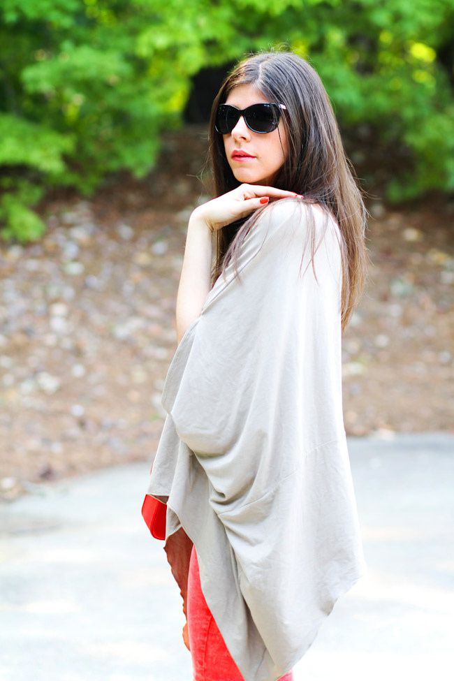 Camel Cape, Red Skinny Jeans, Converse All Star, New York Fashion Week
