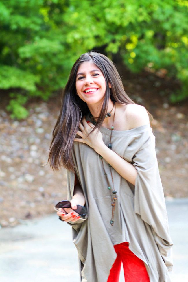 Camel Cape, Red Skinny Jeans, Converse All Star, New York Fashion Week