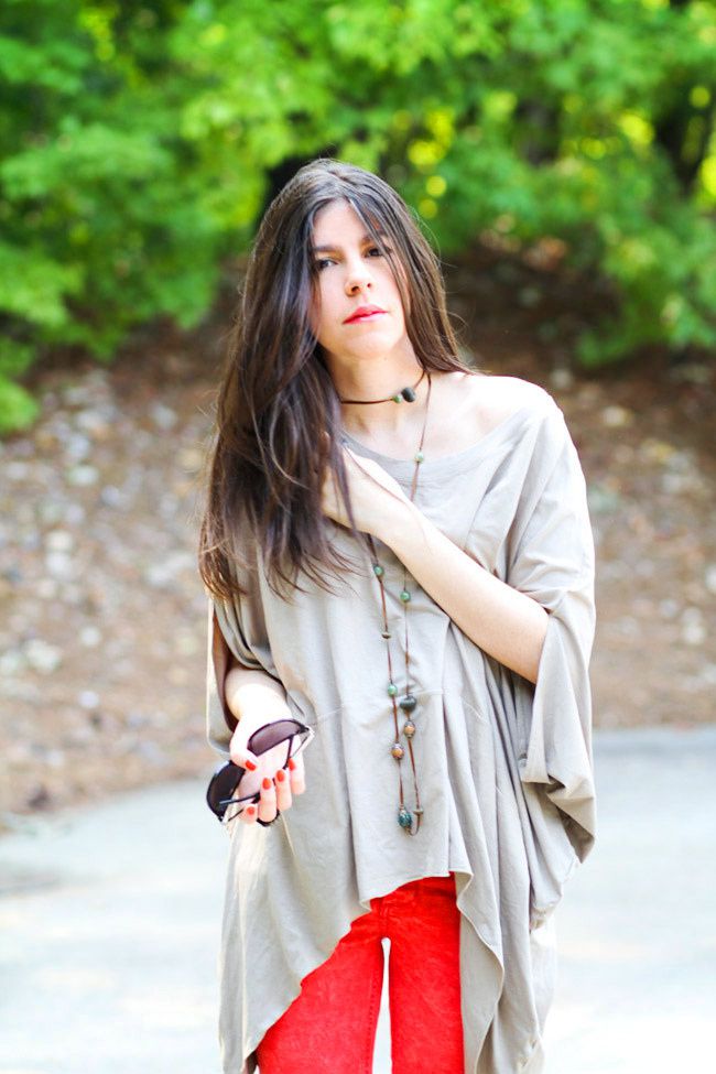 Camel Cape, Red Skinny Jeans, Converse All Star, New York Fashion Week