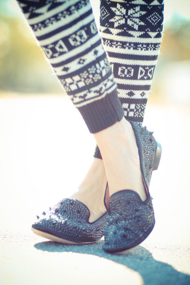 Alexander Wang Diego Bucket bag, American Apparel sweater, Hue ski leggings, Sam Edelman Adena Spike loafers, Fashion Outfit