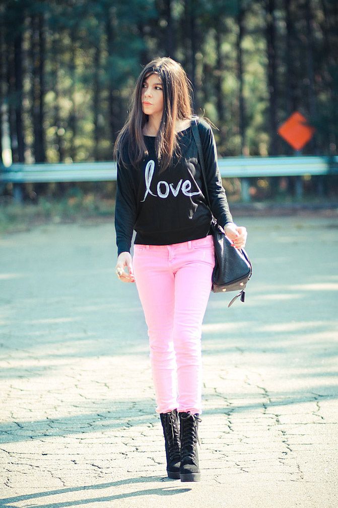 Fashion Outfit, Neon Pink Skinny Jeans, Giveaway Stranded Label