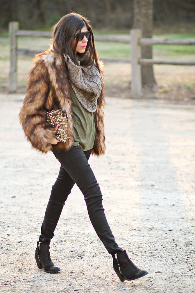 Stylemint Mulholland T Shirt, Chanel, Marc Jacobs gold watch, Topshop ambush boots, Faux Fur, Fashion Outfit,