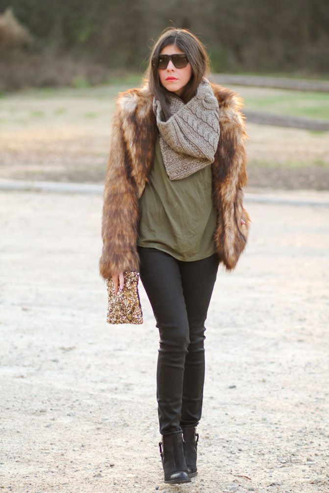 Stylemint Mulholland T Shirt, Chanel, Marc Jacobs gold watch, Topshop ambush boots, Faux Fur, Fashion Outfit,