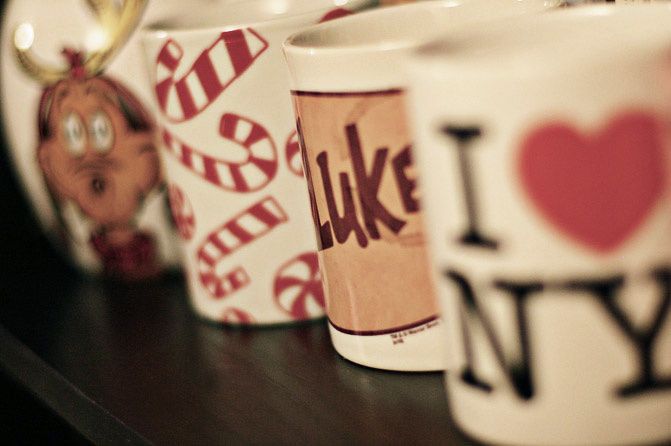 Coffee Mugs, Gilmore girls, The Grinch, Candy Canes, Books