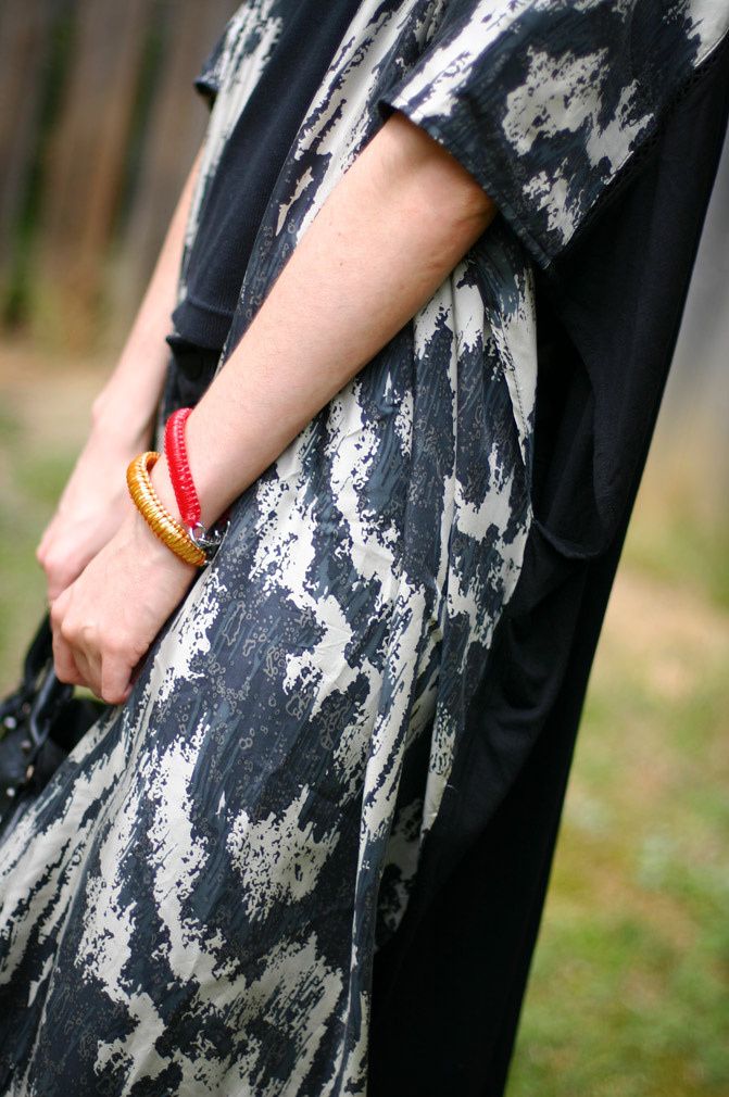 kaftan fashion, nicole richie style, balenciaga classic city, outfit, costume national