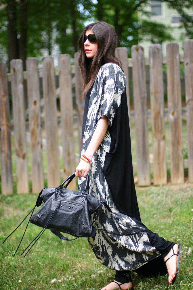 kaftan fashion, nicole richie style, balenciaga classic city, outfit, costume national