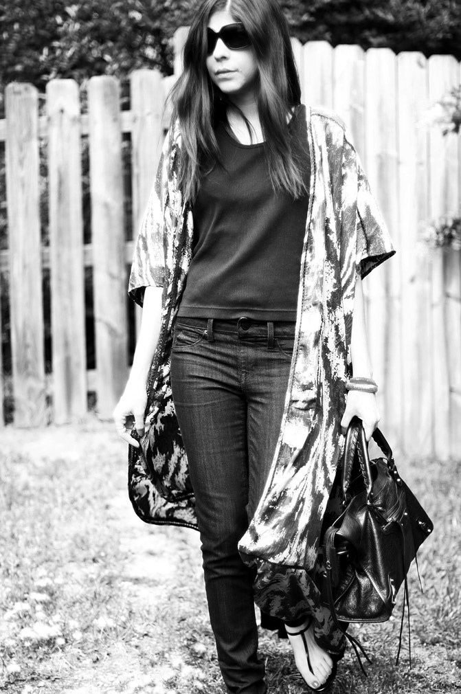 kaftan fashion, nicole richie style, balenciaga classic city, outfit, costume national