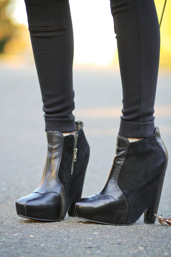 Alexander Wang Diego bucket bag, Fashion, Outfit