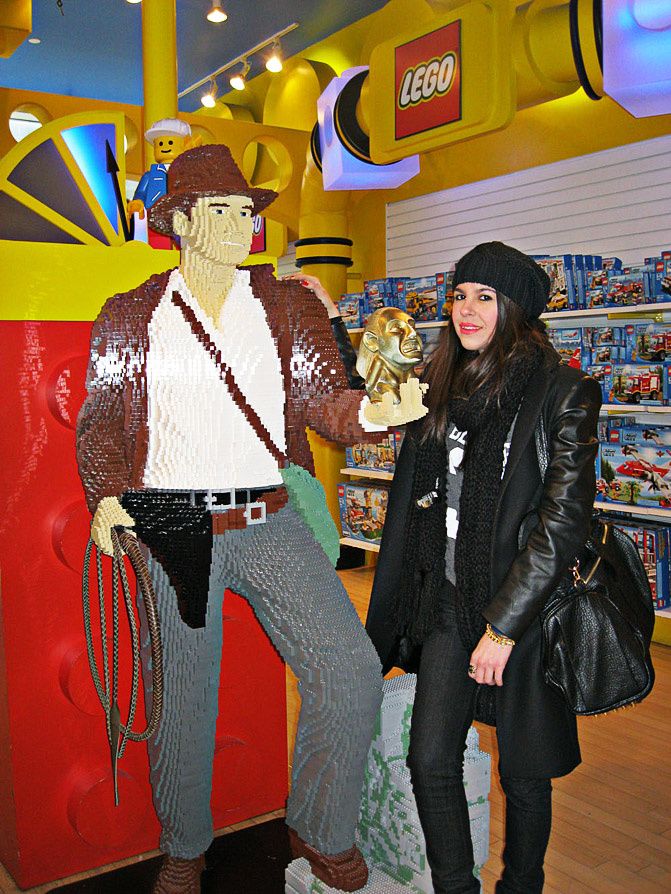 FAO Schwartz New York, Statue of Liberty, Johnny Depp, Fashion, Converse
