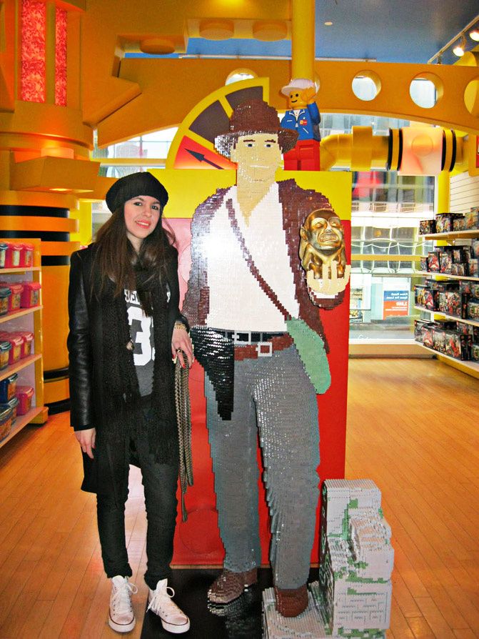FAO Schwartz New York, Statue of Liberty, Johnny Depp, Fashion, Converse