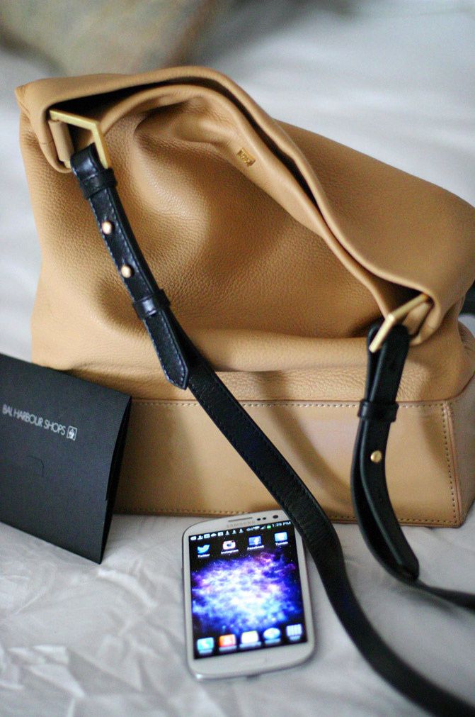 Samsung Galaxy S III, Verizon Ambassador, Fashion, Pour La Victoire handbag