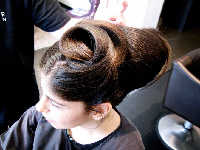 Audrey Hepburn hairstyle, Breakfast at Tiffany's hair, fashion chalet
