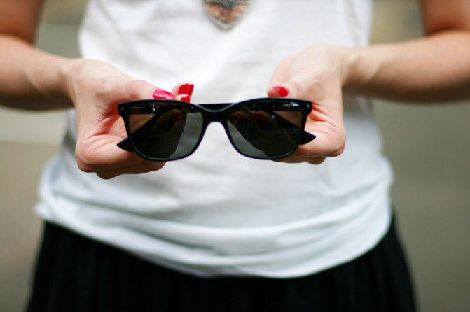Bonlook sunglasses, Fashion, Giveaway, Essie red nail polish