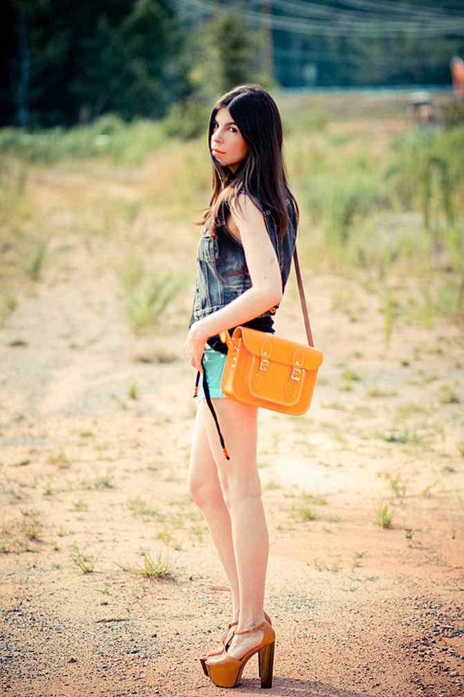 Jessica Simpson Dany, neon fashion, mint shorts, cambridge satchel bag
