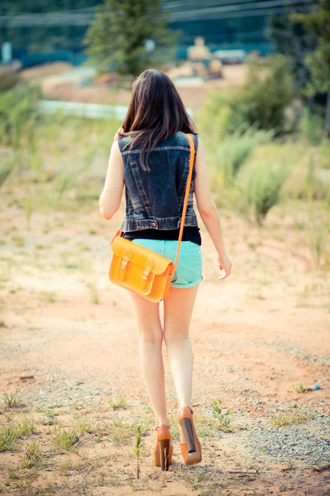 Jessica Simpson Dany, neon fashion, mint shorts, cambridge satchel bag