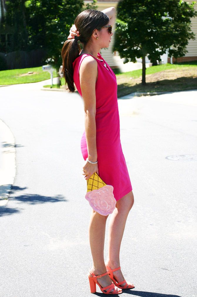pink body con dress, giveaway, fashion, coral strappy sandals
