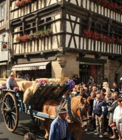 Dimanche 4 août, rendez-vous à la Fête des Tisserands de Quintin