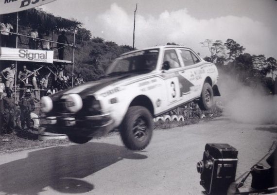 ob_ff1381_capots-noirs-mitsubishi-lancer