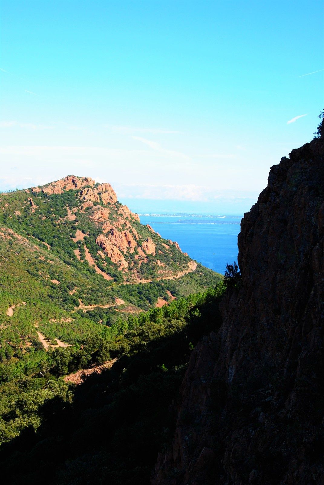 La grotte de Saint Honorat (massif de l'Estérel Var )Balades d'ici et d