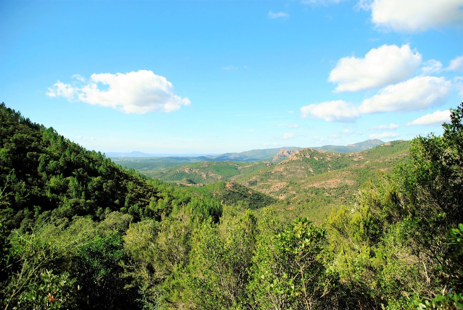 La grotte de Saint Honorat (massif de l'Estérel Var )Balades d'ici et d