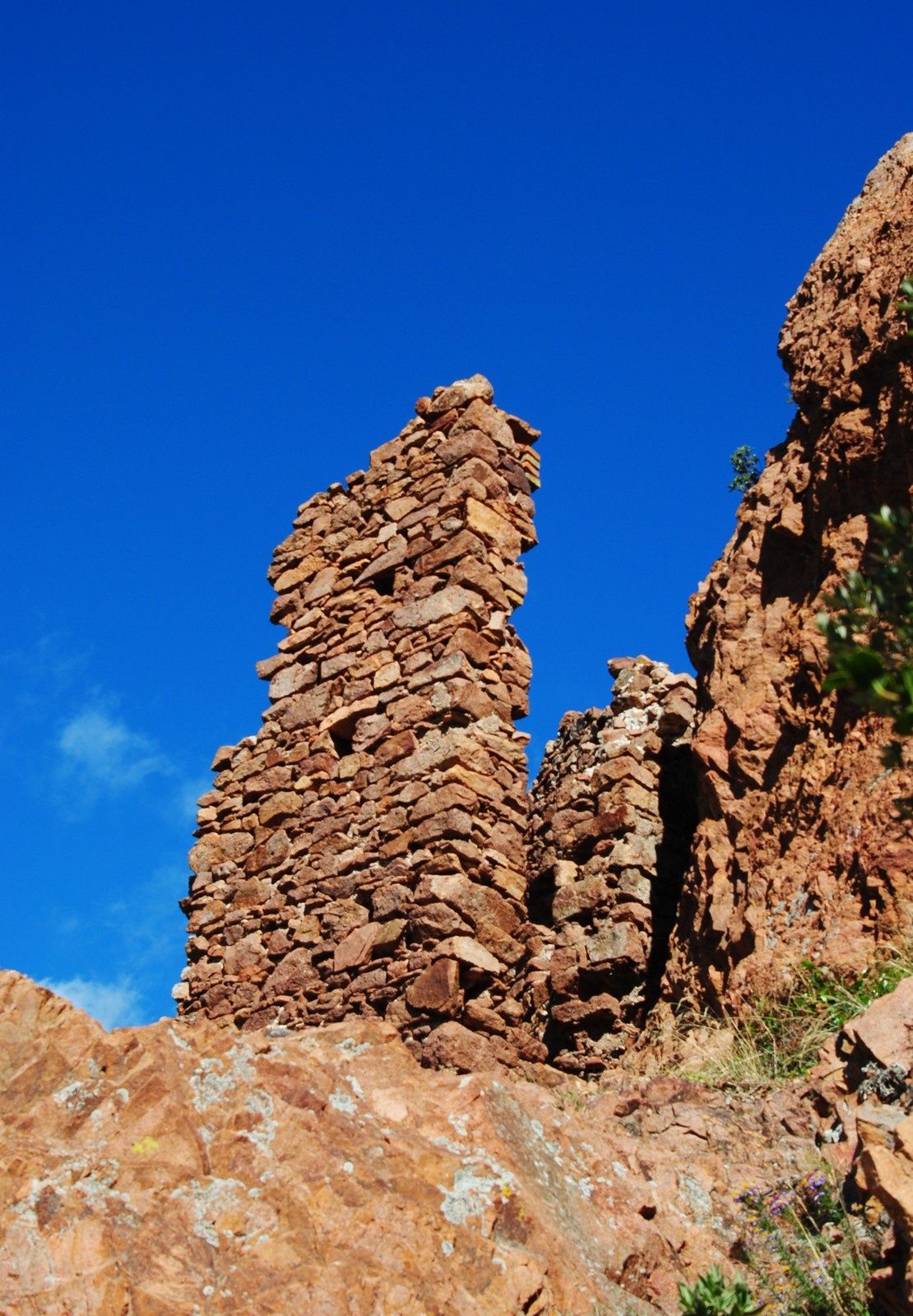 La grotte de Saint Honorat (massif de l'Estérel Var )Balades d'ici et d