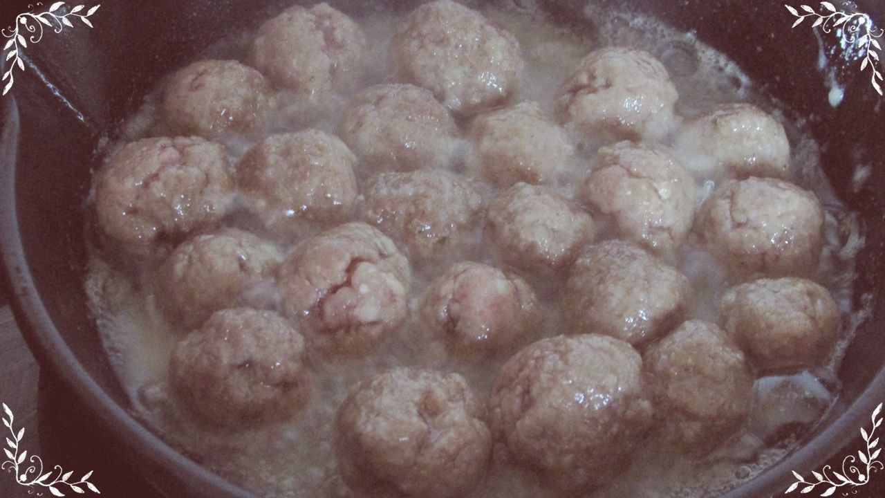 Kichererbsensuppe mit Hackfleischbällchen