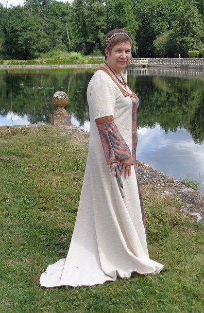 Ma robe médiévale - Le-chat-et-la-marmotte.over-blog.com
