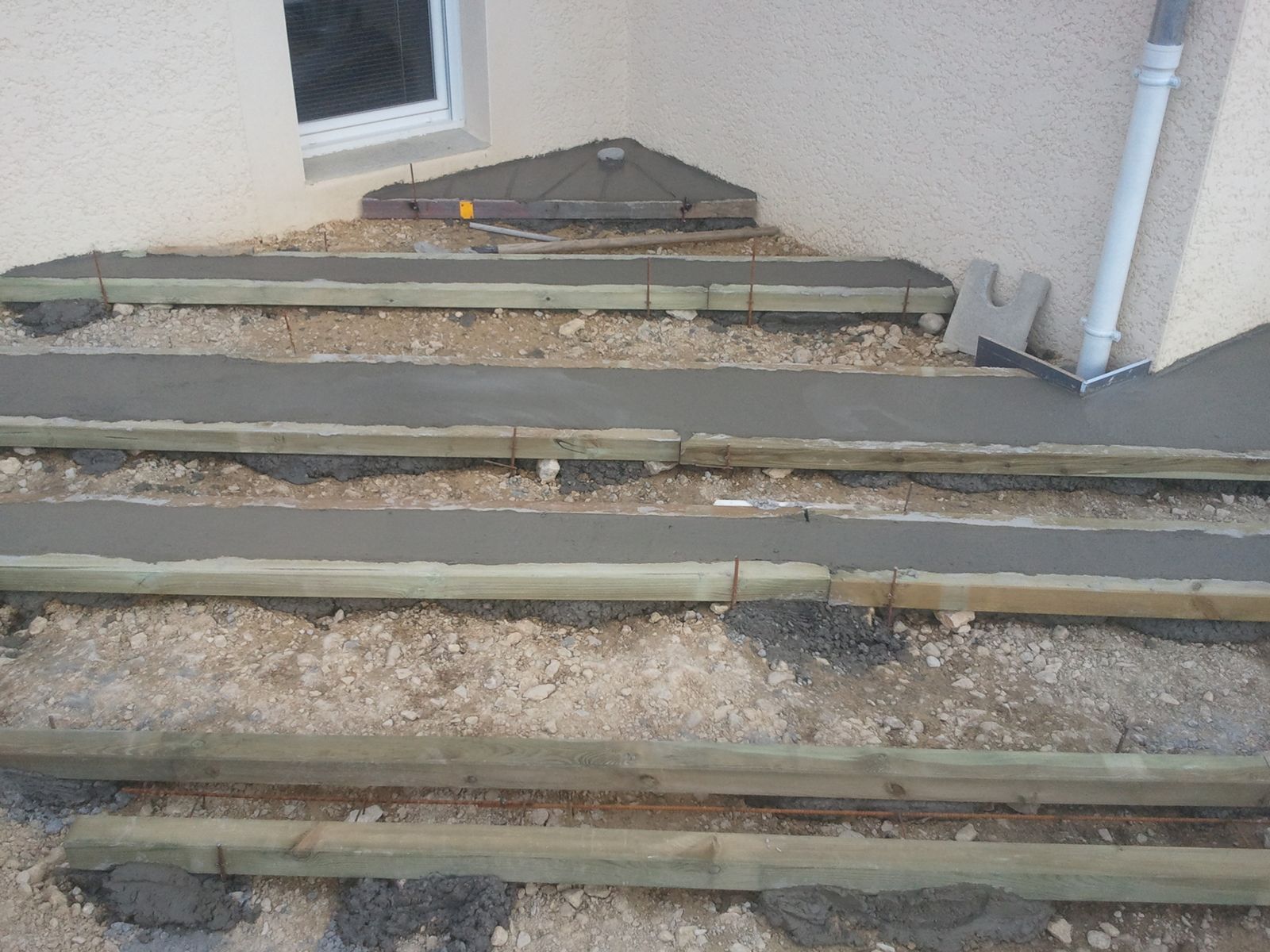 Elaboration dune terrasse bois sur longrines béton Atelier Alex Elaboration dune terrasse bois sur longrines béton Atelier Alex