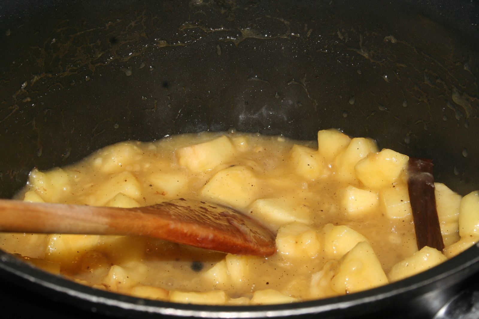 Compote pommebananerhum et vanille