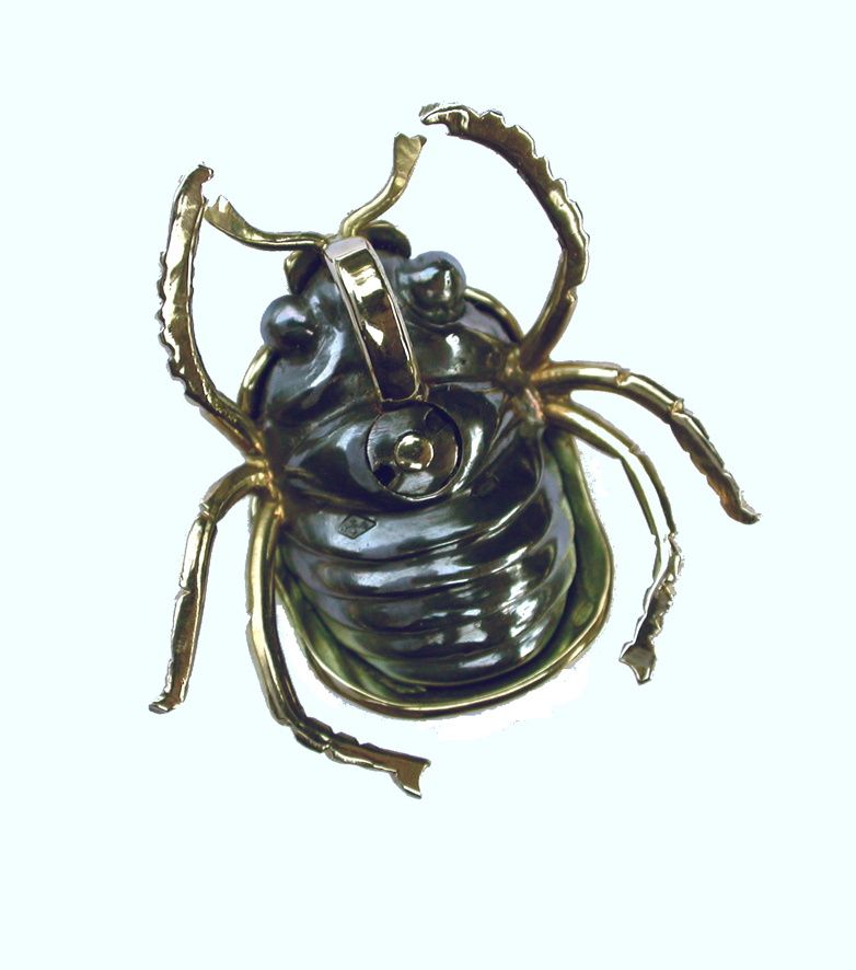 Pendentif scarabée.