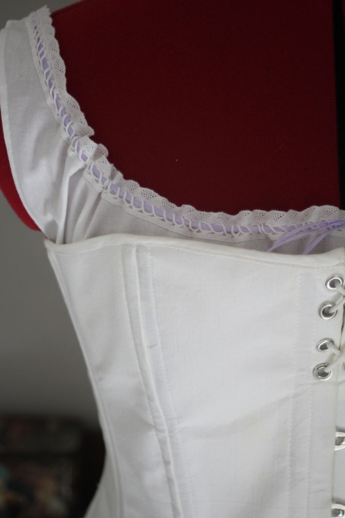 Tenue victorienne: Le corset / Victorian Outfit: the corset
