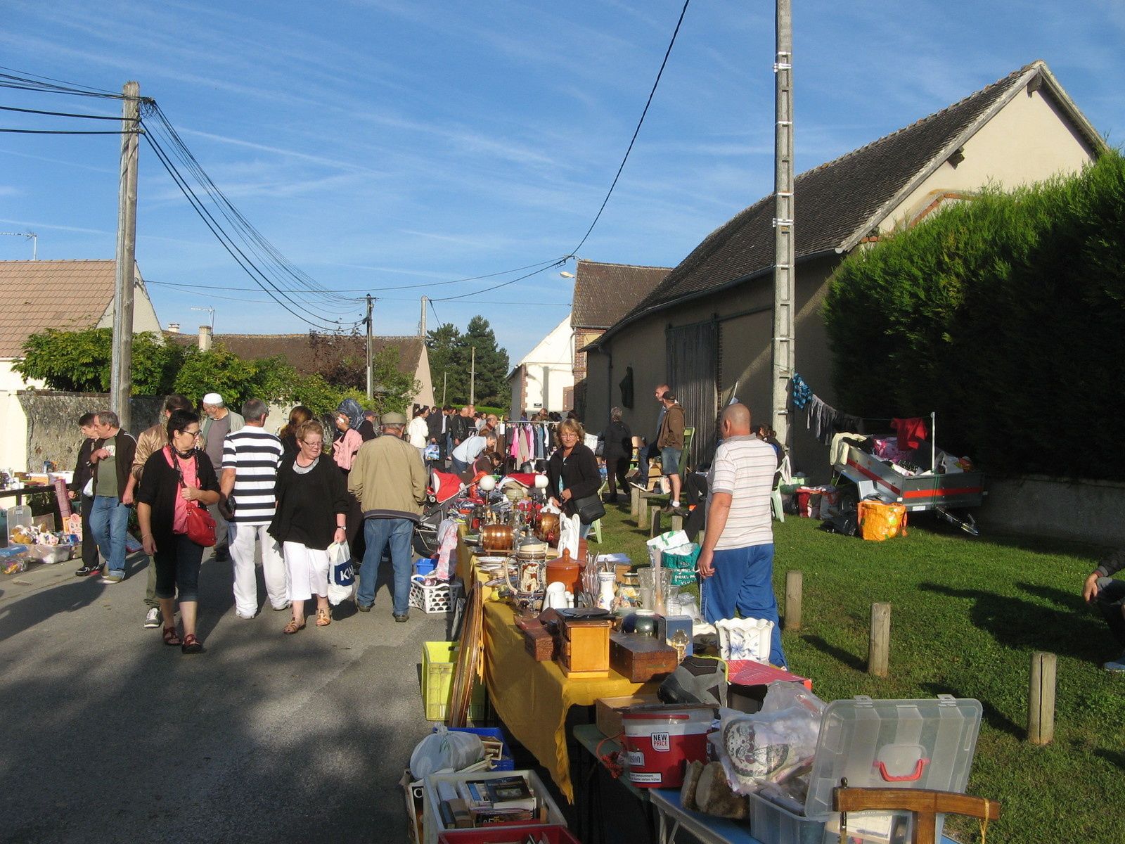 Foire A Tout Saint Lubin Des Joncherets VIDE GRENIERS DE LA POTERIE EN FETE A ST LUBIN DES JONCHERETS 28 -  la-poterie-en-fete