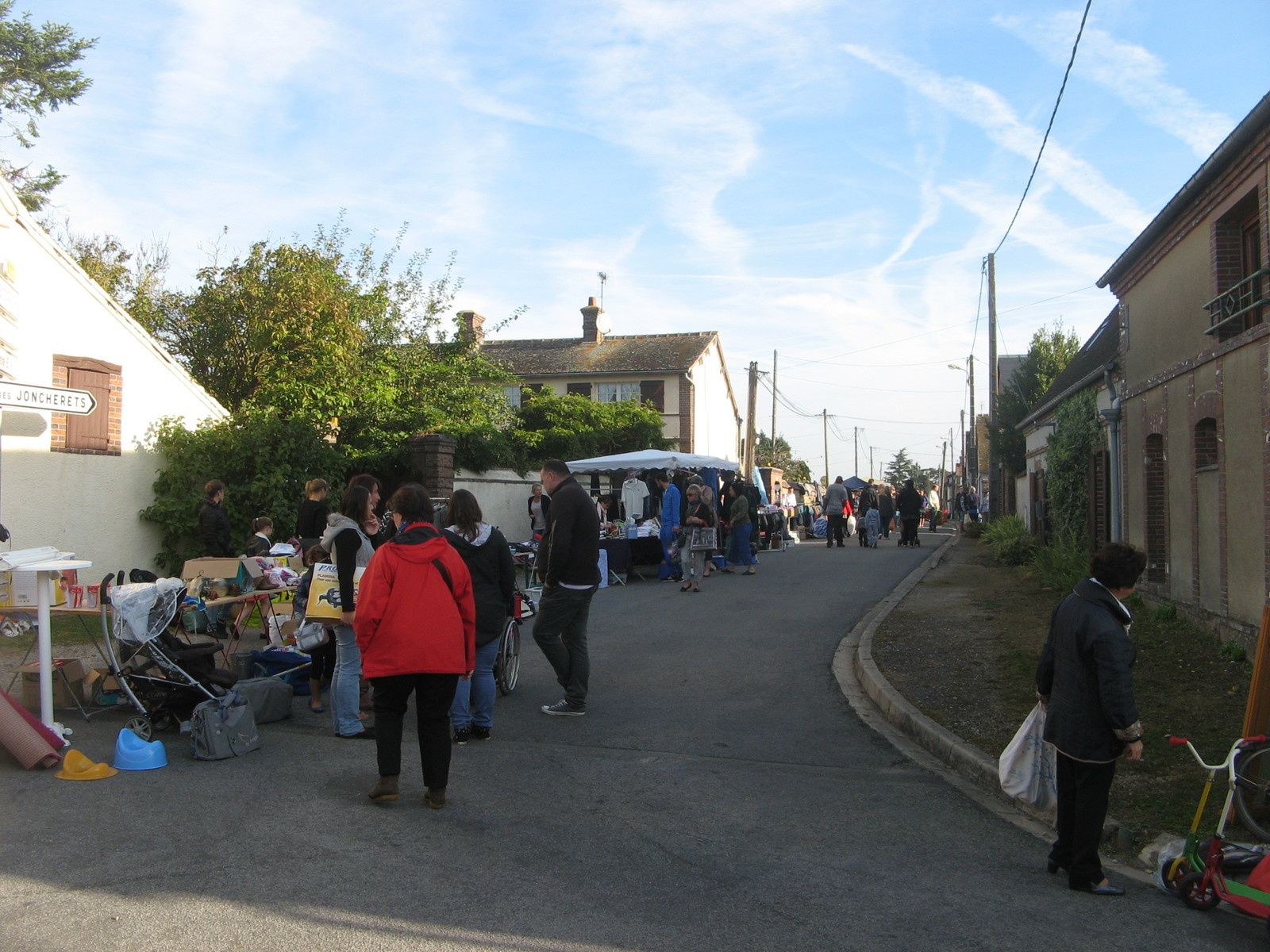 Foire A Tout Saint Lubin Des Joncherets VIDE GRENIERS DE LA POTERIE EN FETE A ST LUBIN DES JONCHERETS 28 -  la-poterie-en-fete