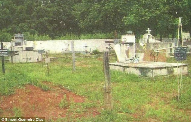 La tombe présumée d'Hitler. Le dictateur aurait fuit en Argentine puis au Paraguay pour s'installer au Brésil dans l'Etat du Mato-Grosso