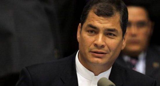 Le Président Correa évoque “la mise en route d’un coup d’État “mou”, processus concerté et hautement financé de déstabilisation de la démocratie au Venezuela, tel que l’Équateur en a déjà connu et peut encore en connaître”. Source : http://www.radiomundial.com.ve/article/correa-advirti%C3%B3-que-est%C3%A1-en-marcha-un-golpe-blando-en-venezuela