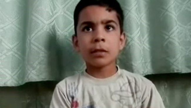 Le jeune Ali al Sayed, principal témoin du « massacre », et unique « preuve » complémentaire de la vidéo de la culpabilité du « régime syrien » dans le massacre de Houla, avec celui de la jeune Noura